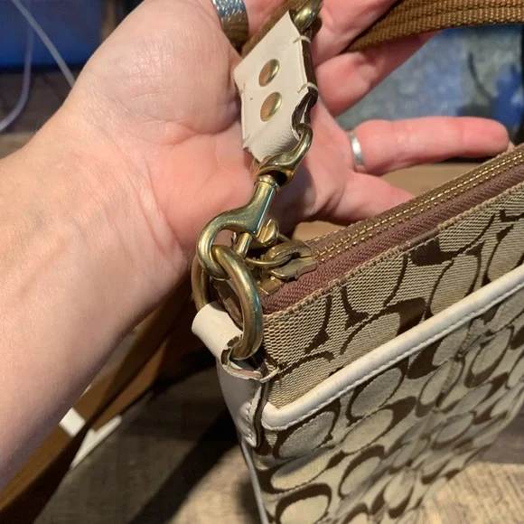 Like new Coach crossbody - Picture 10 of 11